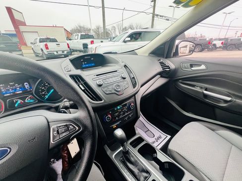 Used 2017 Ford Escape SE w/ SE Cold Weather Package image 27