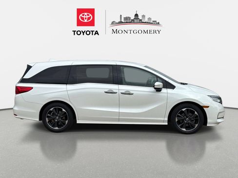 Used 2022 Honda Odyssey Elite image 2