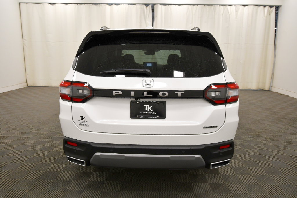 New 2026 Honda Pilot Touring image 6