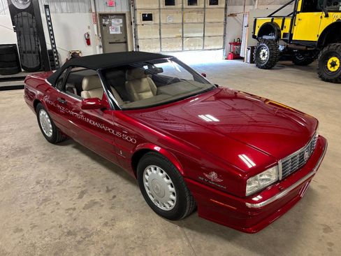 Used 1993 Cadillac Allante FWD image 29