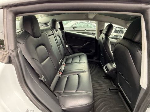 Used 2021 Tesla Model 3 Standard Range Plus image 12