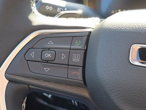 Used 2025 Jeep Grand Cherokee L Laredo w/ Luxury Tech Group I AWD/4WD image 18