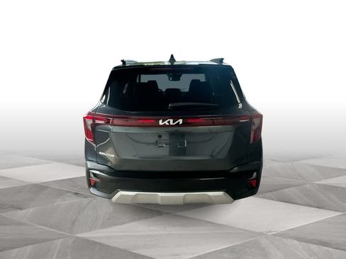 Used 2025 Kia Seltos S FWD image 7