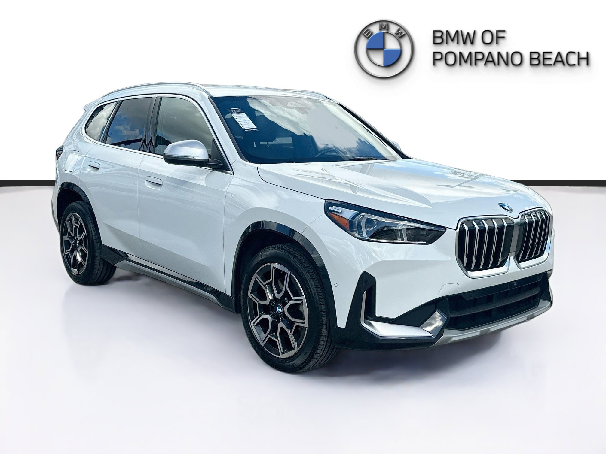 Used 2023 BMW X1 xDrive28i w/ Convenience Package AWD/4WD image 1