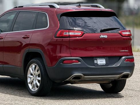 Used 2016 Jeep Cherokee Limited FWD image 16