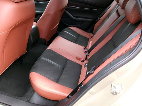 Used 2024 MAZDA MAZDA3 s image 9