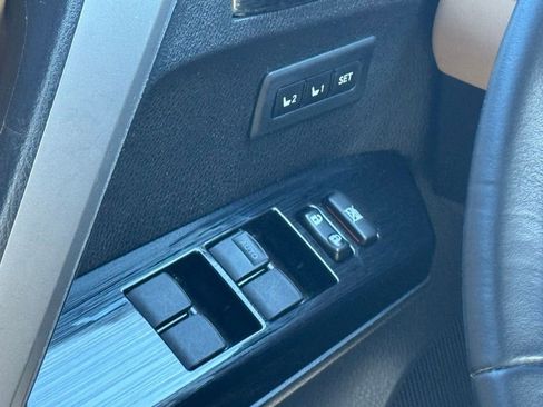 Used 2016 Toyota RAV4 Limited image 29