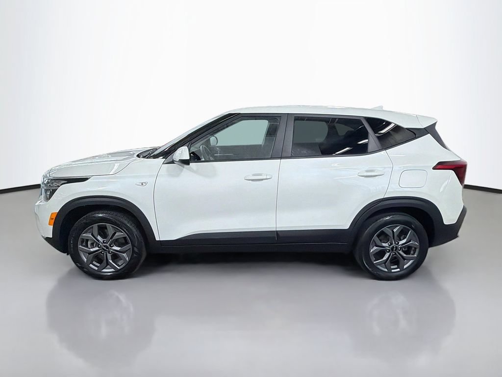 Used 2024 Kia Seltos LX AWD/4WD image 6