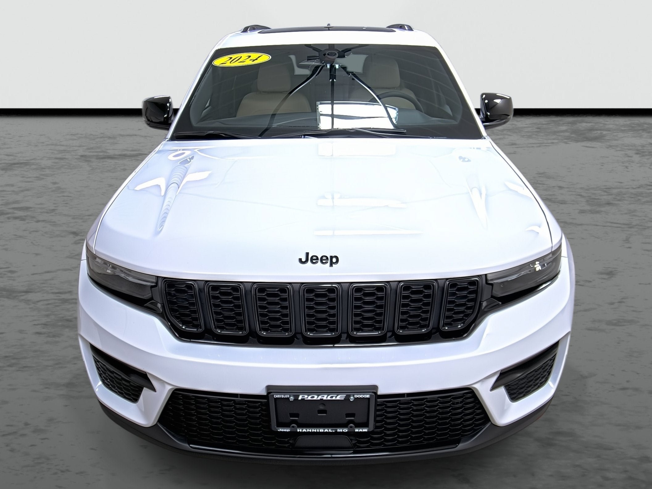 Used 2025 Jeep Grand Cherokee Limited w/ Black Appearance Package AWD/4WD image 6