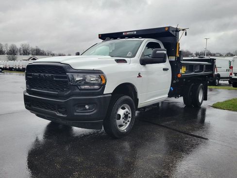 New 2023 RAM 3500 Tradesman image 3