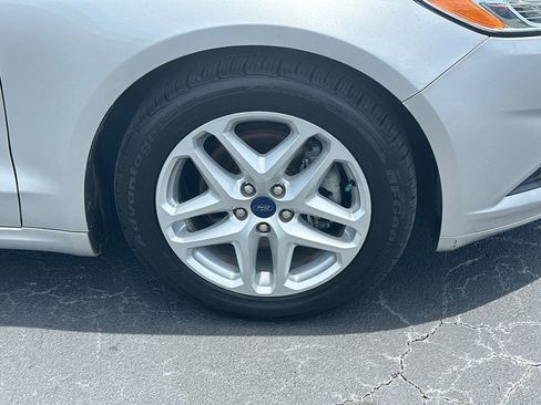 Used 2015 Ford Fusion SE FWD image 12