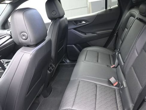 New 2026 Chevrolet Equinox LT w/ Convenience Package II FWD image 9