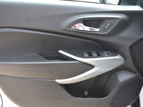 New 2026 Chevrolet Trax LS w/ LS Convenience Package FWD image 11