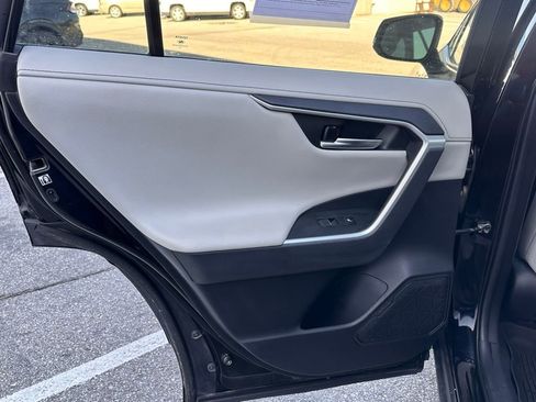 Used 2020 Toyota RAV4 Limited w/ Limited Grade Weather Package image 15