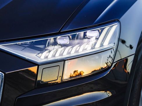 Used 2023 Audi Q8 Premium w/ Convenience Package image 5