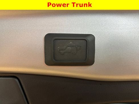 Used 2023 Toyota RAV4 Limited AWD/4WD image 30