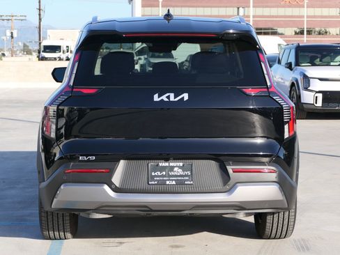 New 2026 Kia EV9 Wind image 5
