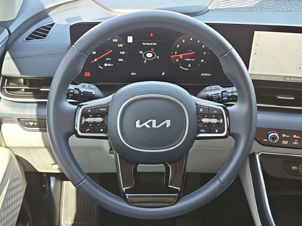 Used 2025 Kia Carnival SX FWD image 22