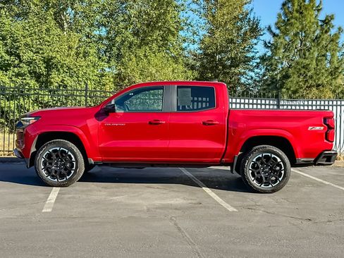 Used 2026 Chevrolet Colorado Z71 w/ Technology Package AWD/4WD image 6