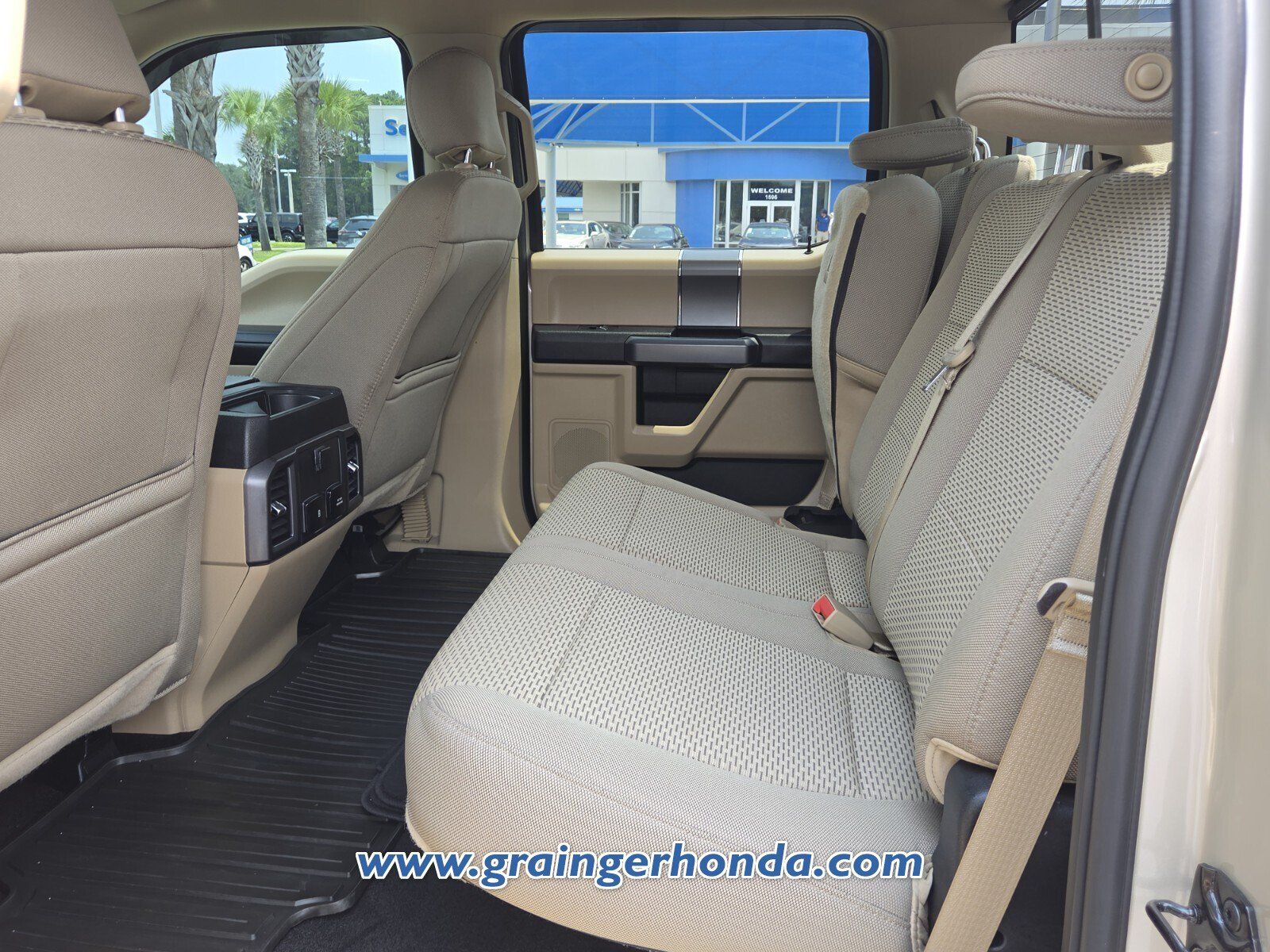 Used 2018 Ford F150 XLT w/ Equipment Group 302A Luxury AWD/4WD image 11