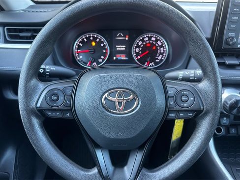 Certified 2022 Toyota RAV4 LE image 21