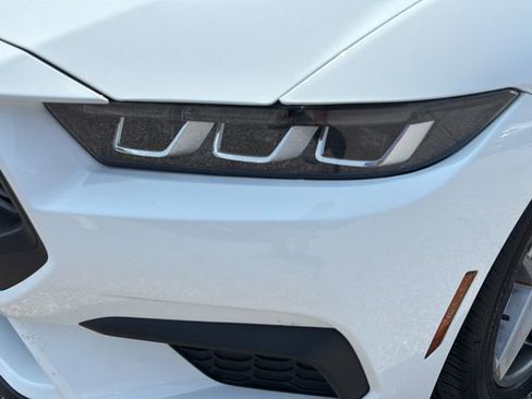Used 2024 Ford Mustang Coupe RWD image 21