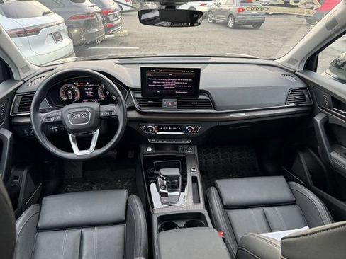 Certified 2025 Audi Q5 2.0T Premium Plus w/ Premium Plus Package image 11