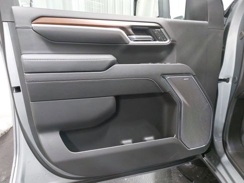 New 2025 GMC Sierra 3500 Denali w/ Denali Reserve Package image 28