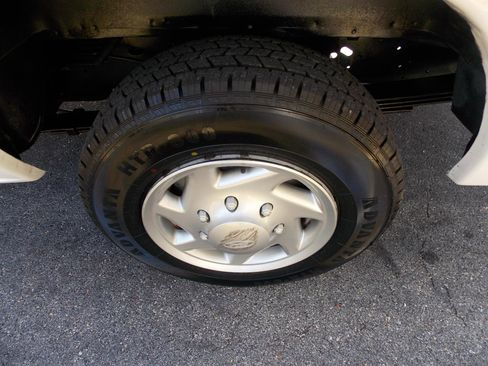 Used 2013 Ford E-350 and Econoline 350 XLT image 22