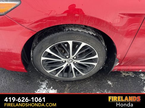 Used 2020 Toyota Camry image 26