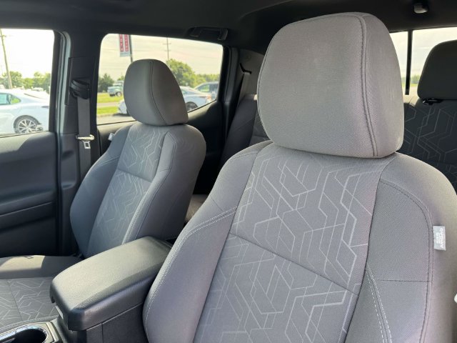 Used 2017 Toyota Tacoma TRD Sport w/ Premium & Technology Package AWD/4WD image 29