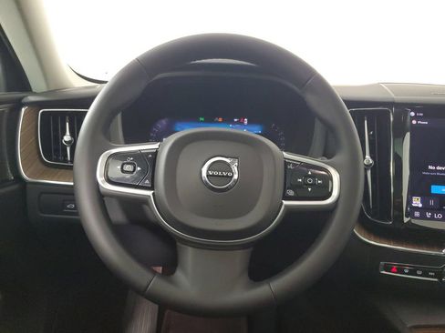 Used 2023 Volvo XC60 B5 Plus w/ Protection Package Premier FWD image 18