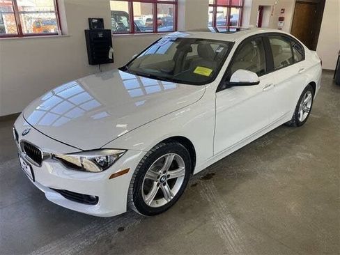 Used 2015 BMW 320i xDrive Sedan AWD/4WD image 3