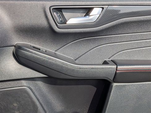 Used 2025 Ford Escape ST-Line image 32