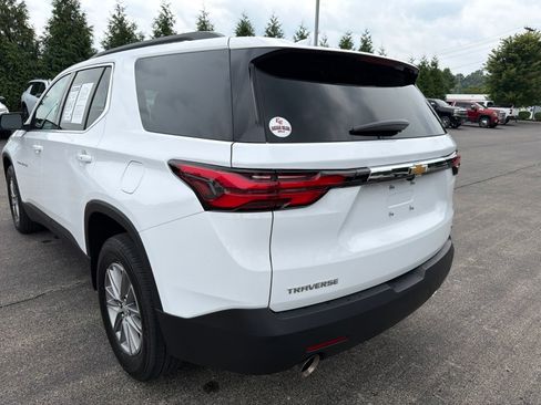 Used 2023 Chevrolet Traverse LT FWD image 3