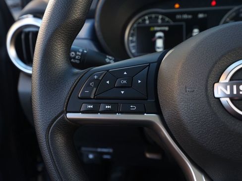 New 2025 Nissan Versa SV image 31