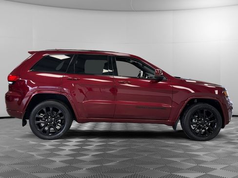 Used 2020 Jeep Grand Cherokee Altitude image 9