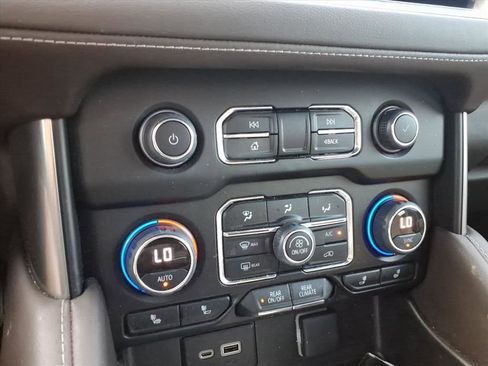 Used 2021 Chevrolet Tahoe Z71 AWD/4WD image 16