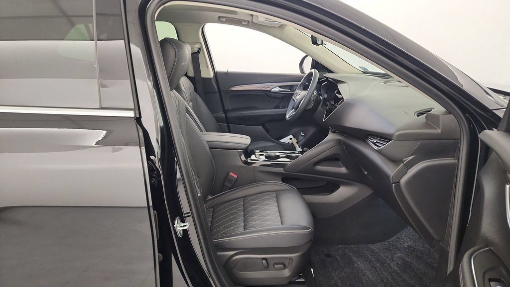 Used 2023 Buick Envision Avenir AWD/4WD image 29