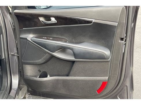 Used 2018 Kia Sorento LX image 22