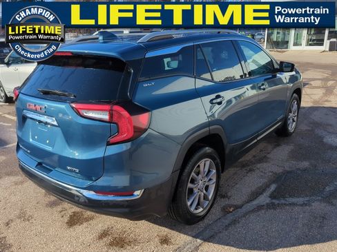 Used 2024 GMC Terrain SLT image 4