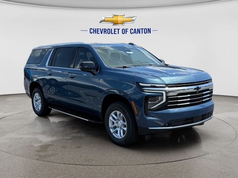 New 2026 Chevrolet Suburban LT w/ Advanced Technology Package RWD image 3