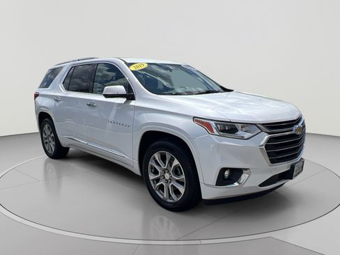 Used 2019 Chevrolet Traverse Premier w/ Driver Confidence II Package FWD image 7