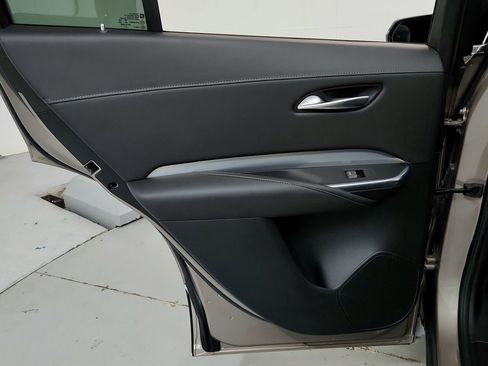Certified 2023 Cadillac XT4 Premium Luxury w/ Cold Weather Package AWD/4WD image 18