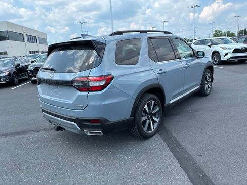 Used 2025 Honda Pilot Touring image 9
