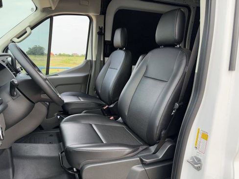 New 2025 Ford Transit 250 148 Medium Roof image 23