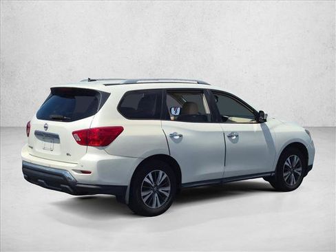 Used 2017 Nissan Pathfinder SL FWD image 5