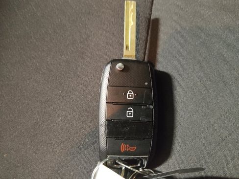 Used 2018 Kia Sorento FWD image 32