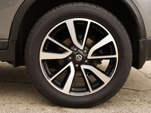 Used 2019 Nissan Rogue SL w/ Premium Package AWD/4WD image 39