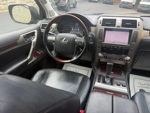 Used 2016 Lexus GX 460 w/ Premium Package AWD/4WD image 12